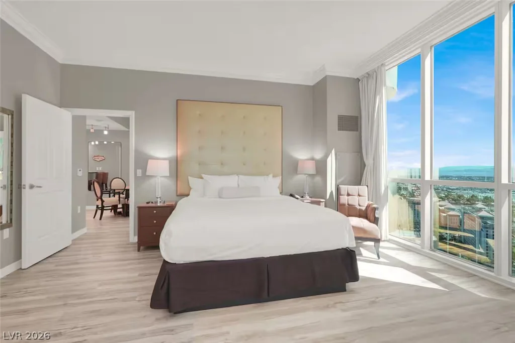 125 Harmon, Las Vegas, NV 89109