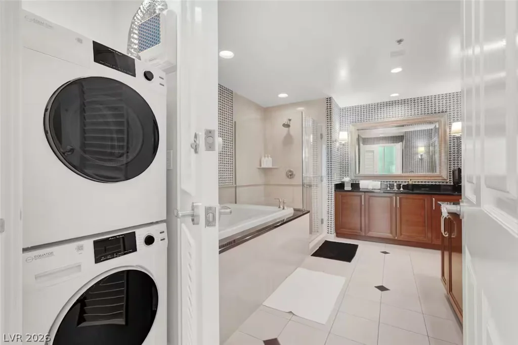 125 Harmon, Las Vegas, NV 89109