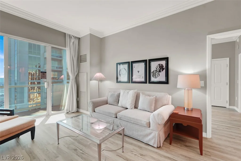 125 Harmon, Las Vegas, NV 89109