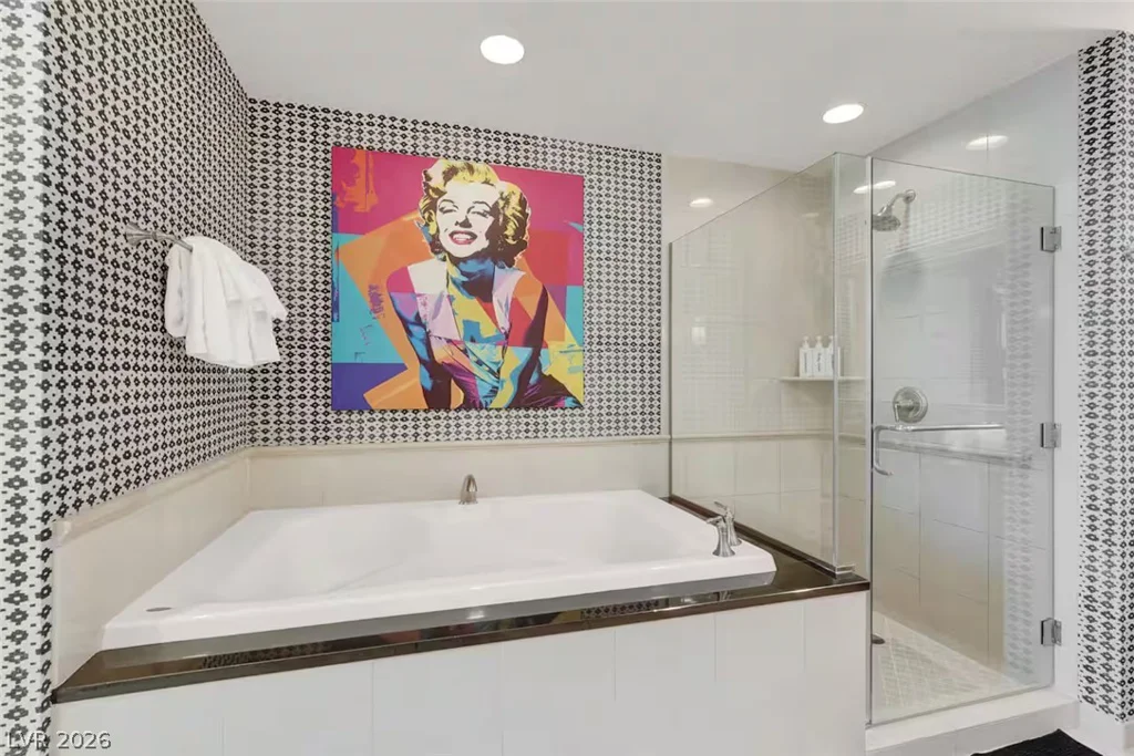 125 Harmon, Las Vegas, NV 89109