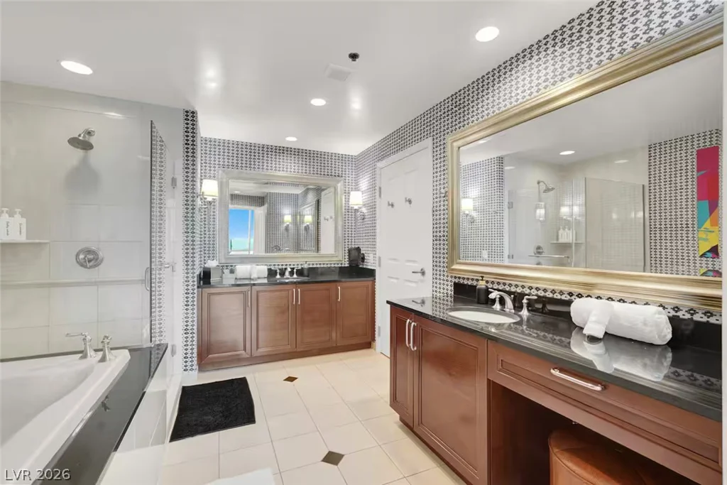 125 Harmon, Las Vegas, NV 89109