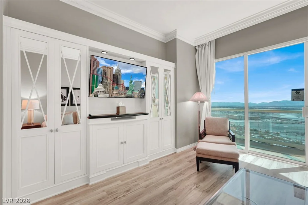 125 Harmon, Las Vegas, NV 89109
