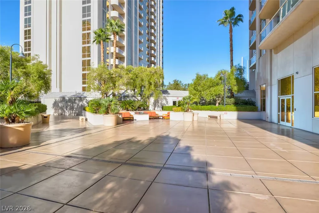 125 Harmon, Las Vegas, NV 89109