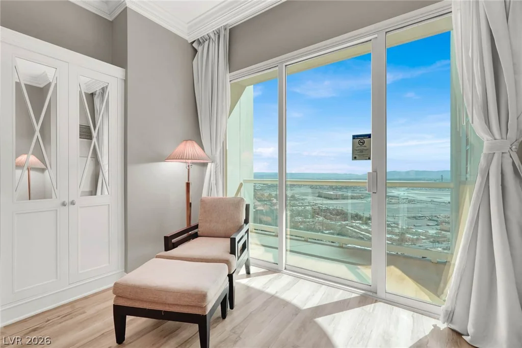 125 Harmon, Las Vegas, NV 89109