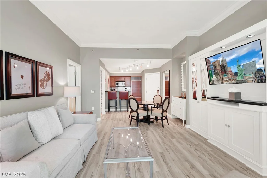 125 Harmon, Las Vegas, NV 89109