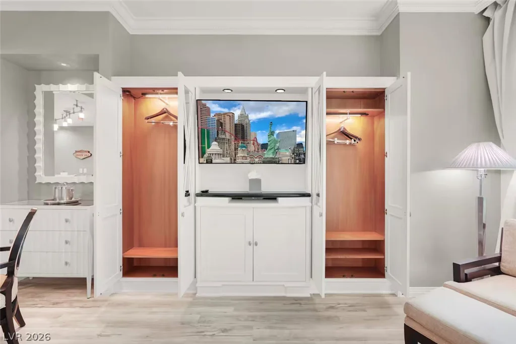 125 Harmon, Las Vegas, NV 89109