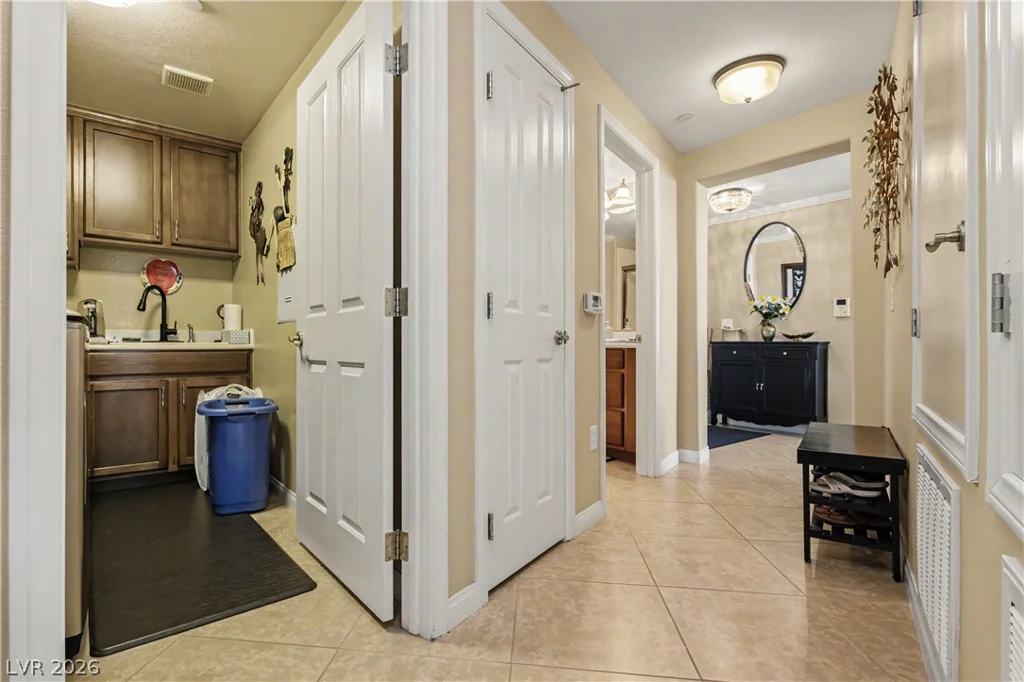 2555 Hampton, Henderson, NV 89052