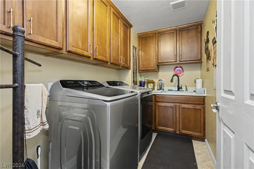 2555 Hampton, Henderson, NV 89052