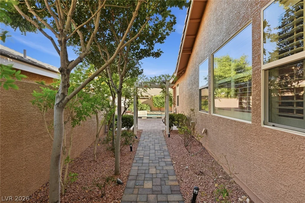 10335 Bays Mountain, Las Vegas, NV 89166