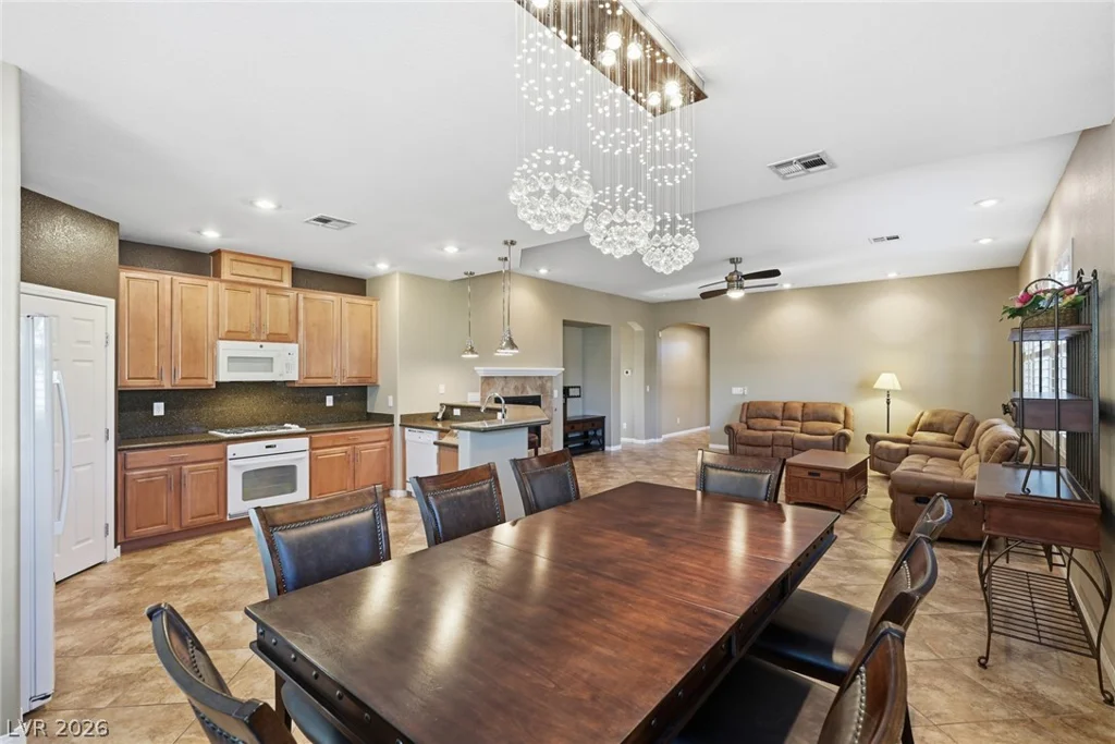 10335 Bays Mountain, Las Vegas, NV 89166
