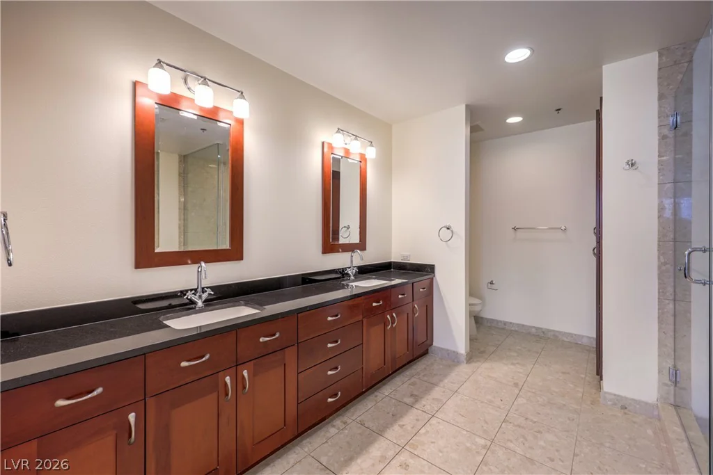 4525 Dean Martin, Las Vegas, NV 89103