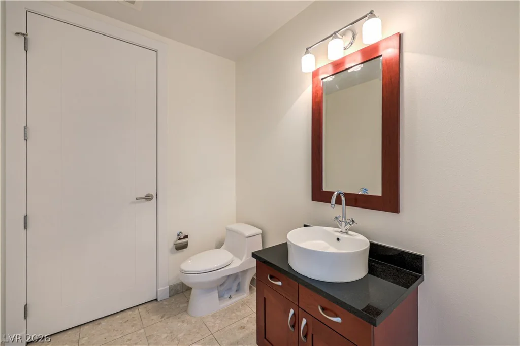 4525 Dean Martin, Las Vegas, NV 89103