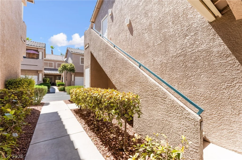 2052 Gravel Hill, Las Vegas, NV 89117