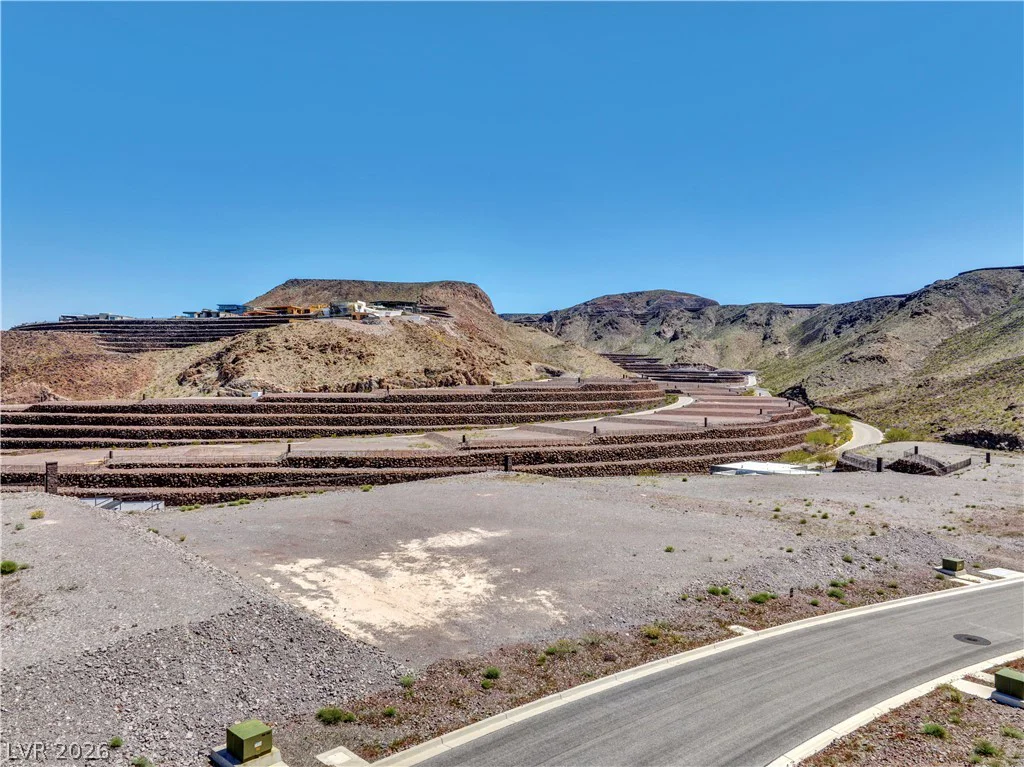 14 Highcrest, Henderson, NV 89012