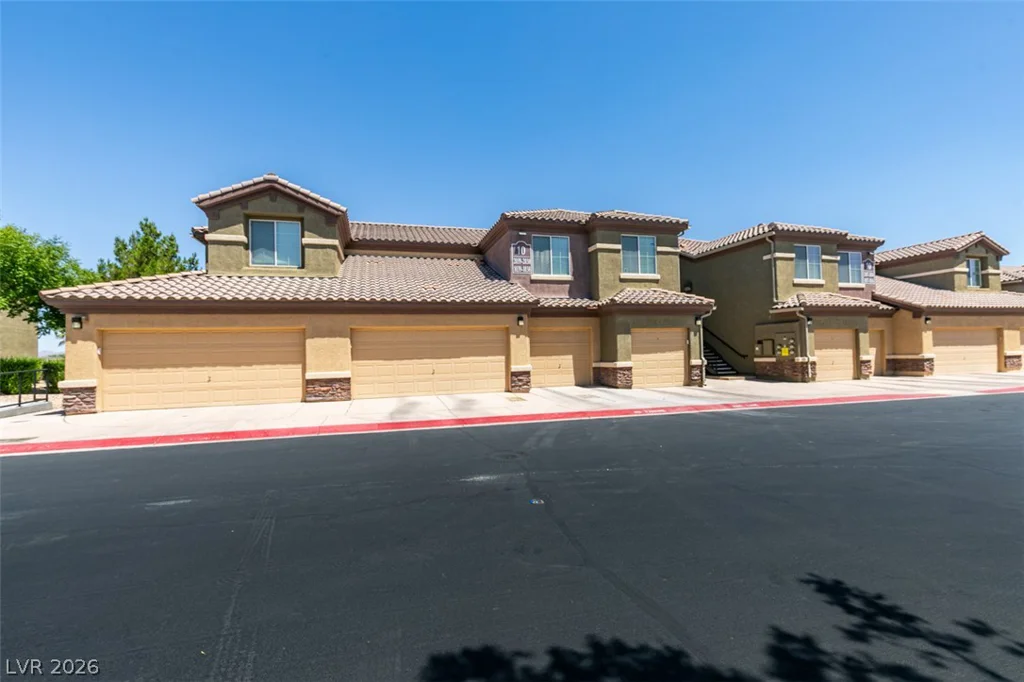 6868 Sky Pointe, Las Vegas, NV 89131
