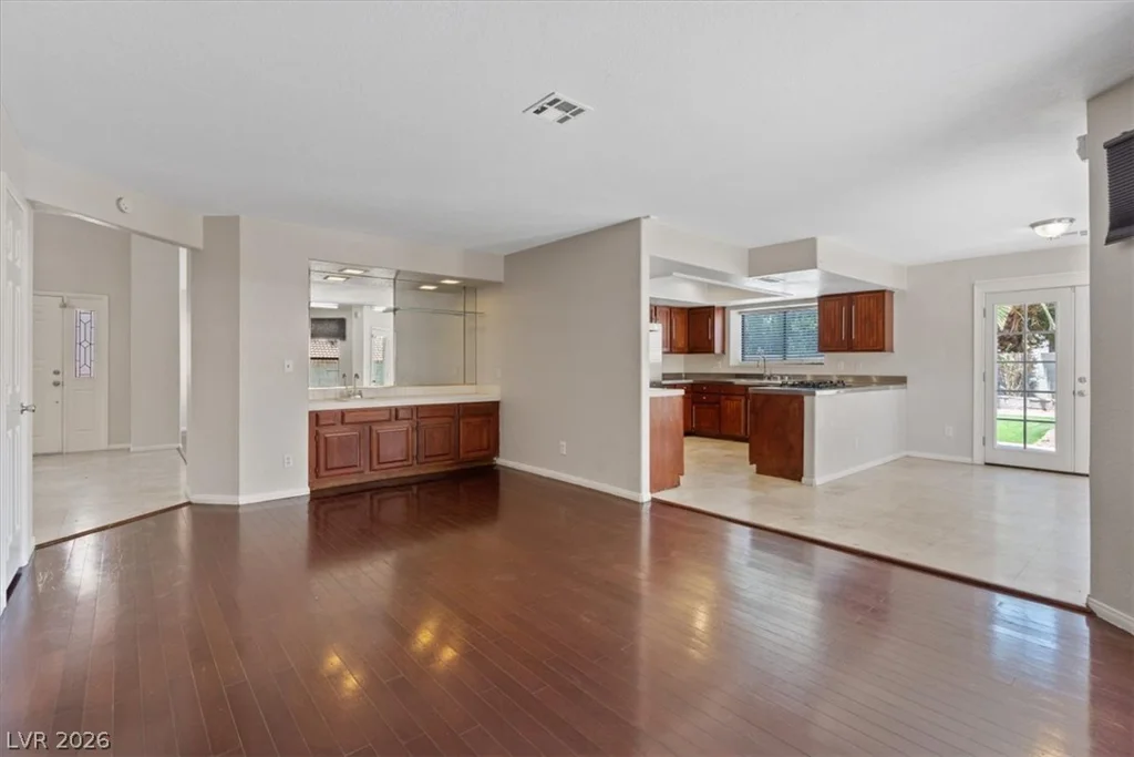 1950 Nuevo, Henderson, NV 89014