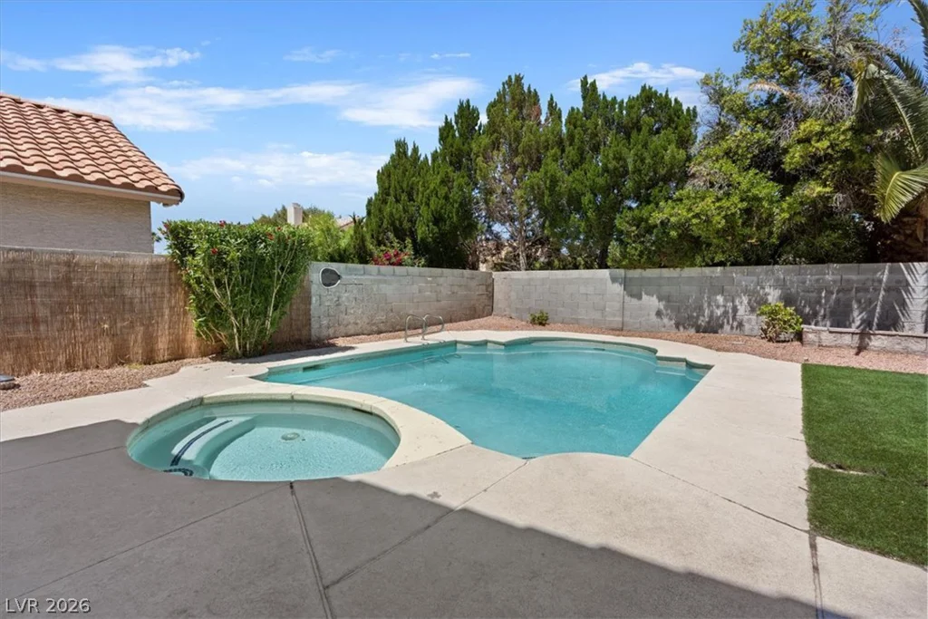 1950 Nuevo, Henderson, NV 89014
