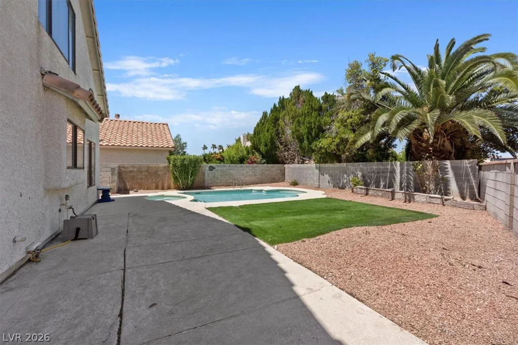 1950 Nuevo, Henderson, NV 89014