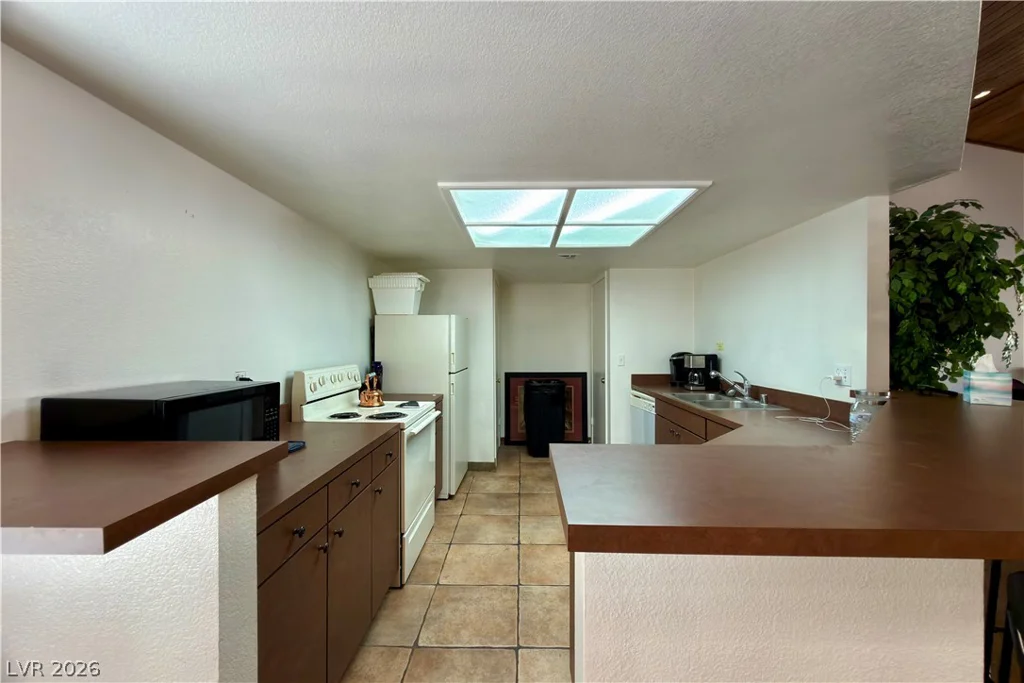2451 Rainbow, Las Vegas, NV 89108