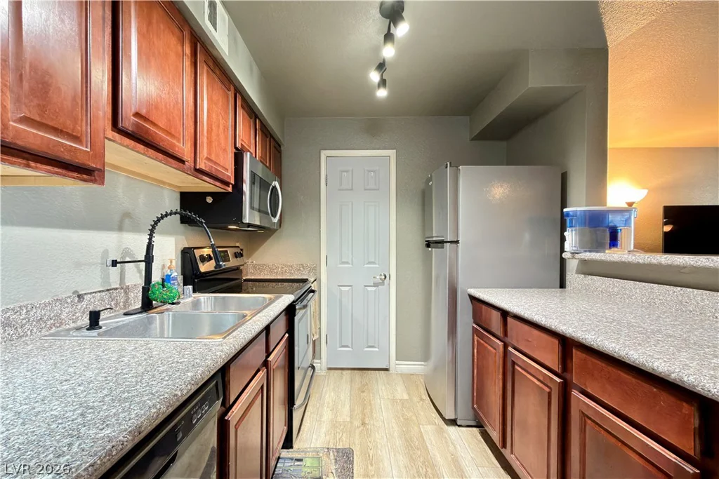 2451 Rainbow, Las Vegas, NV 89108