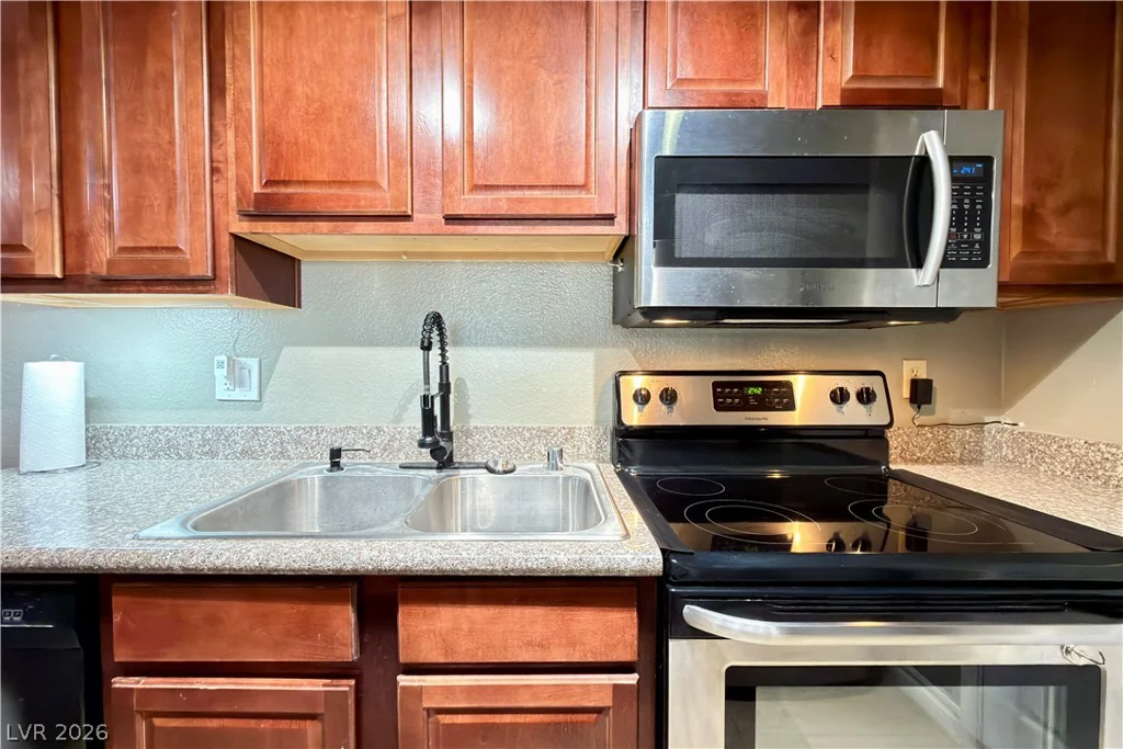 2451 Rainbow, Las Vegas, NV 89108