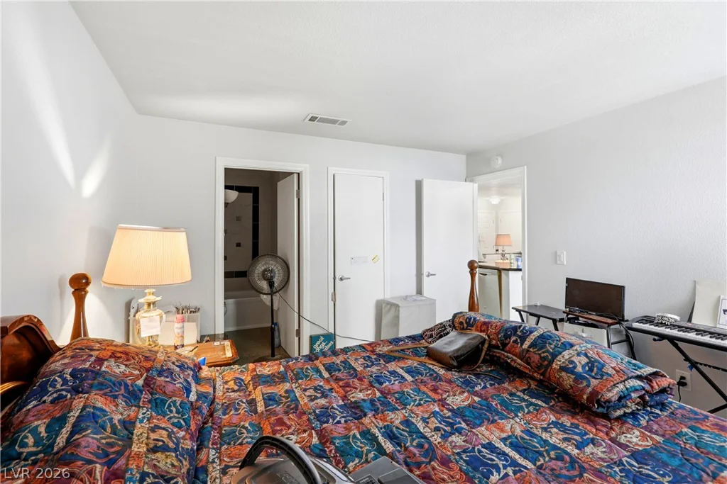 3150 Soft Breezes Dr, Las Vegas, NV 89128