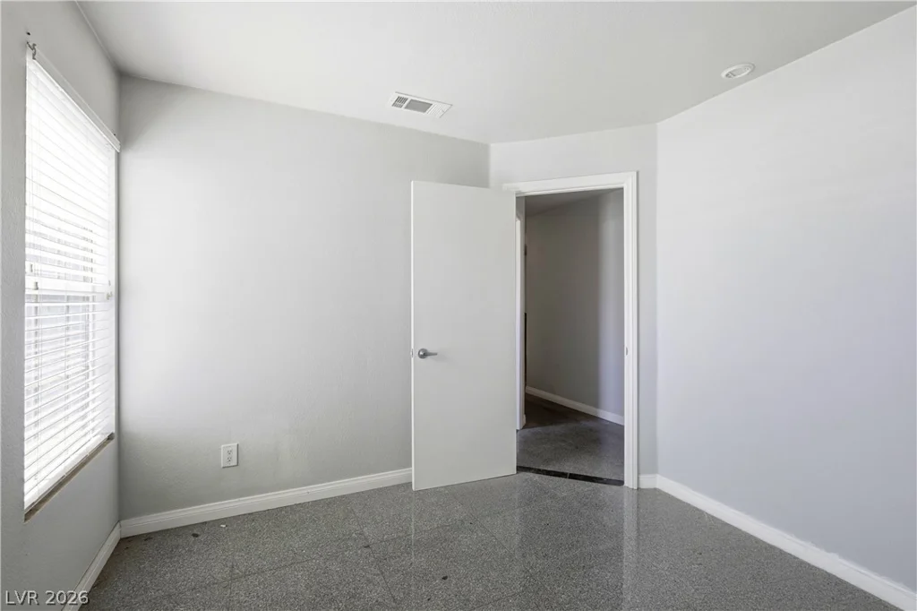 3150 Soft Breezes Dr, Las Vegas, NV 89128