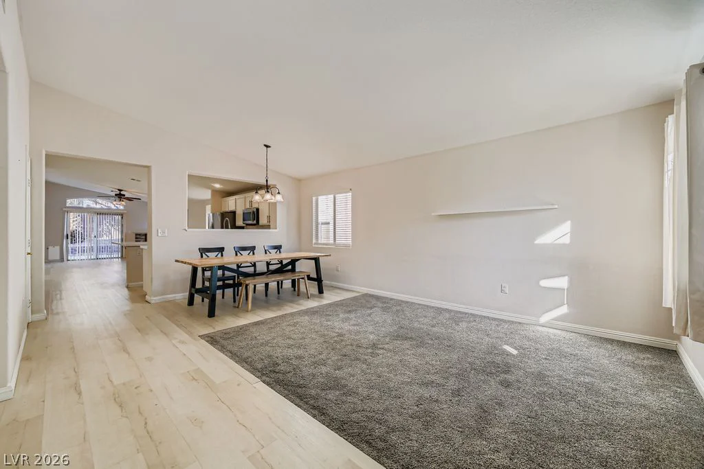 8136 Shady Glen, Las Vegas, NV 89131