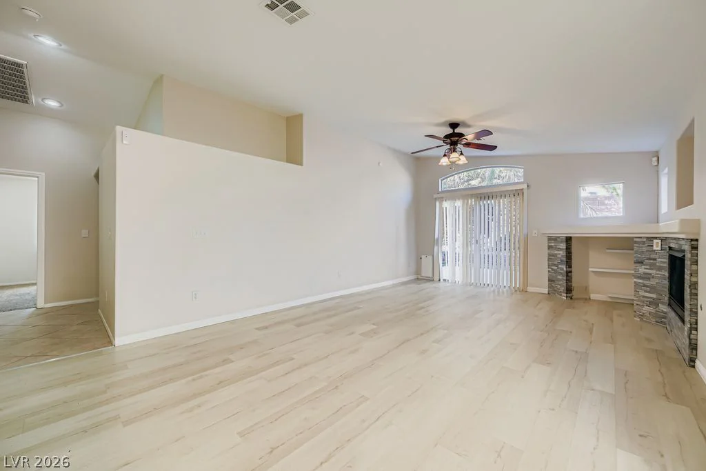 8136 Shady Glen, Las Vegas, NV 89131