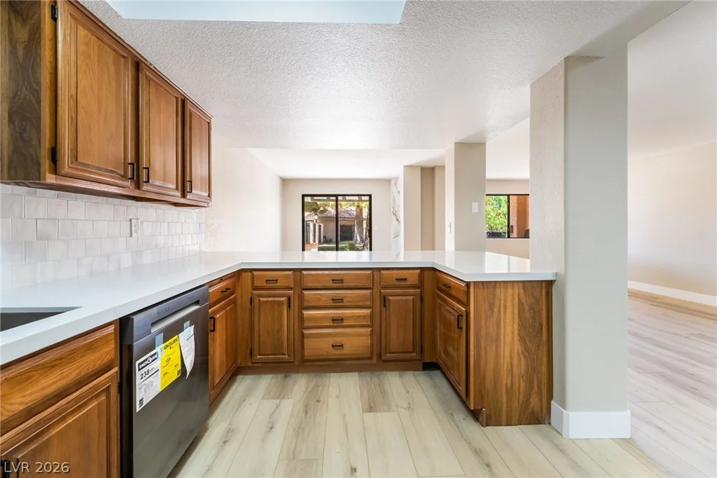 2716 Laguna Shores, Las Vegas, NV 89121