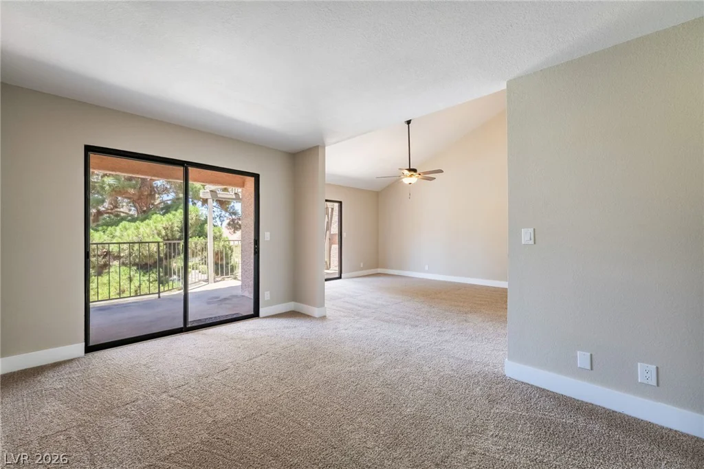 2716 Laguna Shores, Las Vegas, NV 89121