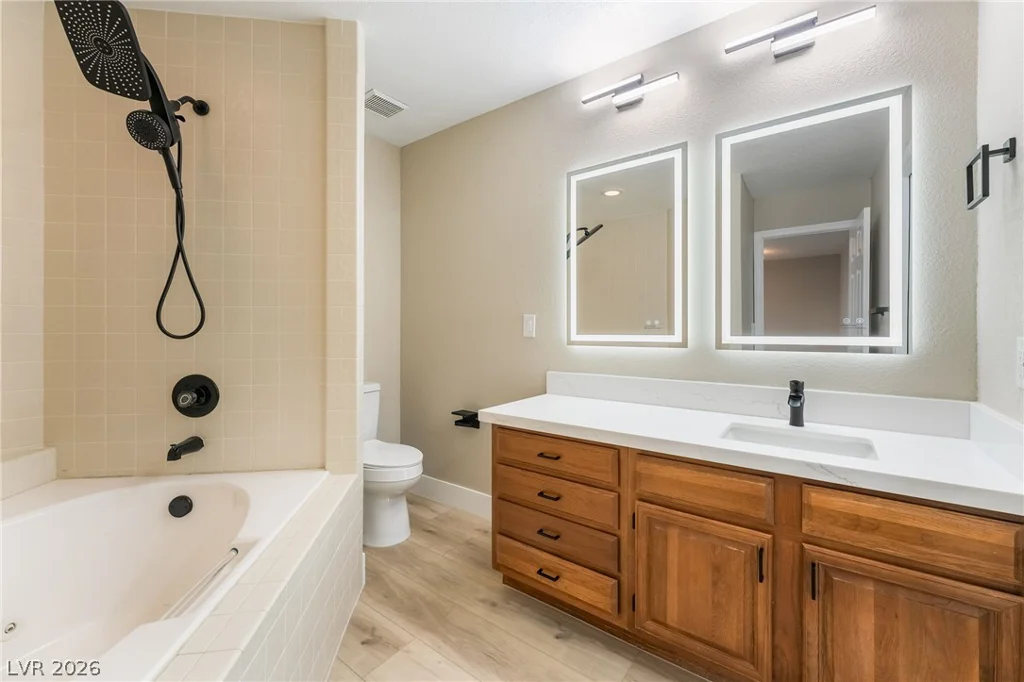 2716 Laguna Shores, Las Vegas, NV 89121