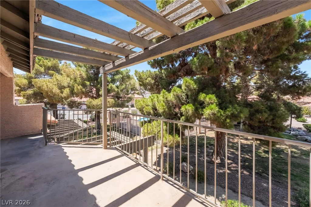 2716 Laguna Shores, Las Vegas, NV 89121