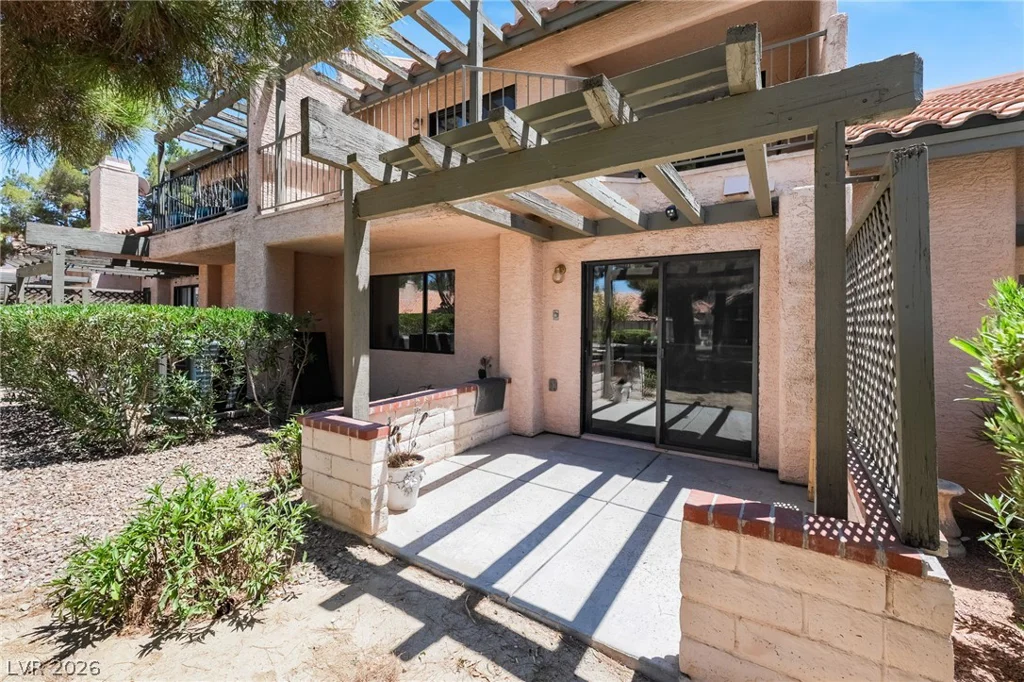 2716 Laguna Shores, Las Vegas, NV 89121