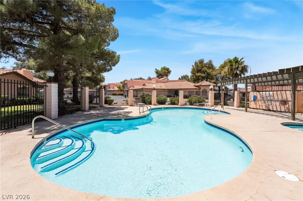 2716 Laguna Shores, Las Vegas, NV 89121