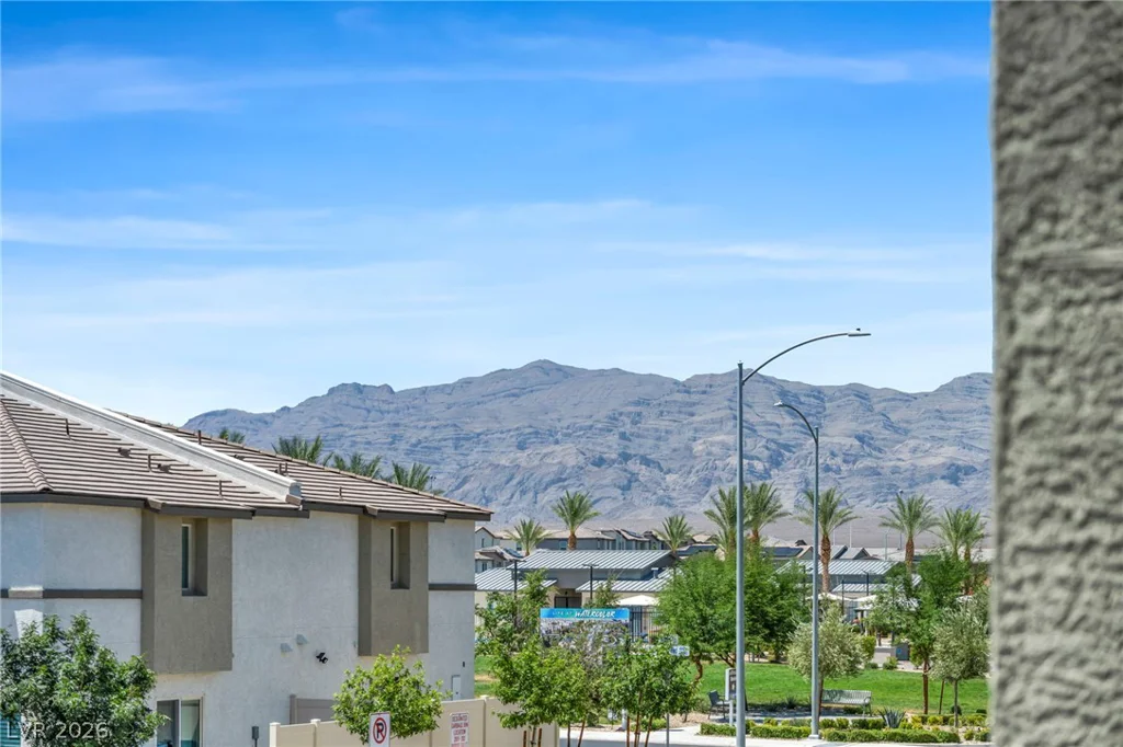 6836 Sunflower Fields, North Las Vegas, NV 89086