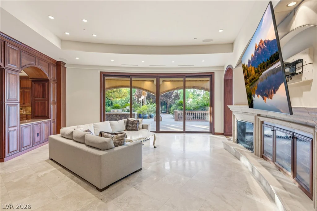 18 Olympia Hills, Las Vegas, NV 89141