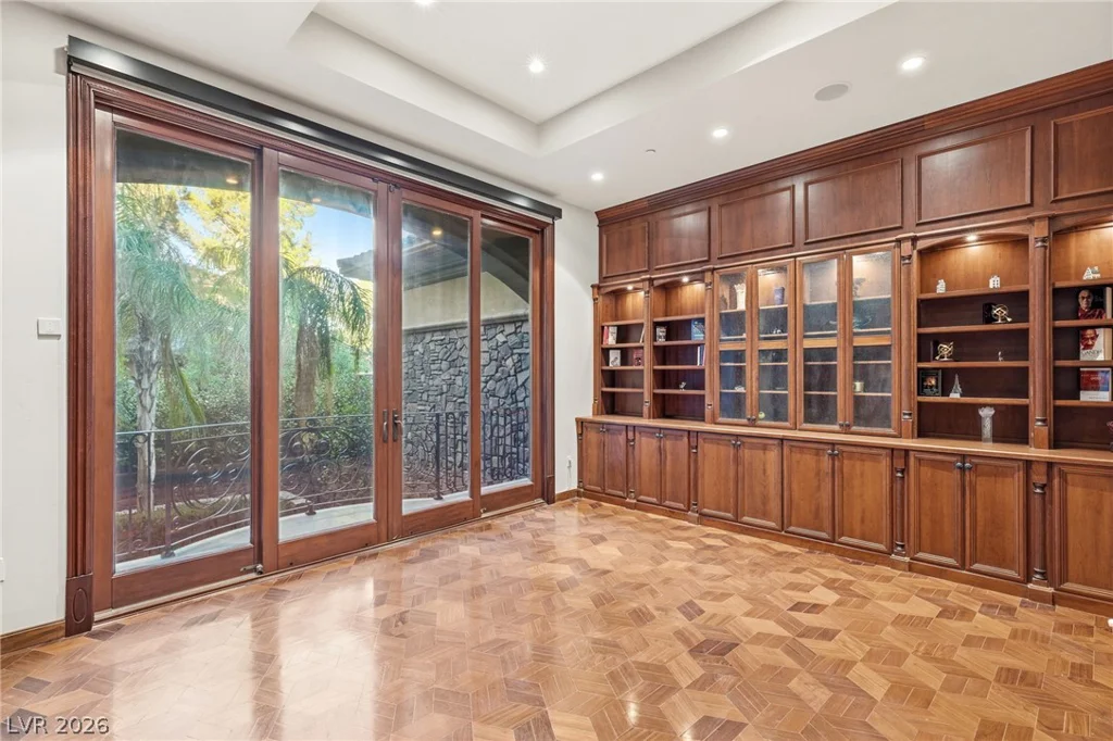 18 Olympia Hills, Las Vegas, NV 89141