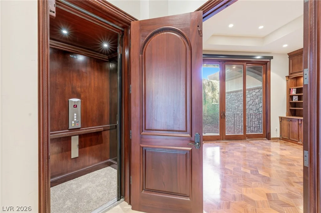 18 Olympia Hills, Las Vegas, NV 89141