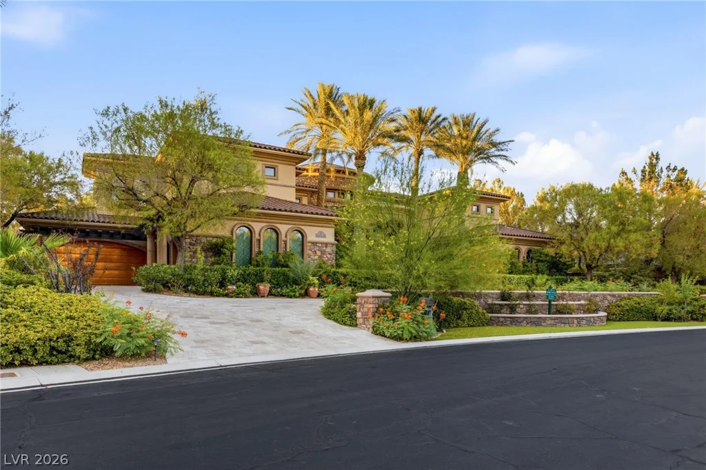 18 Olympia Hills, Las Vegas, NV 89141