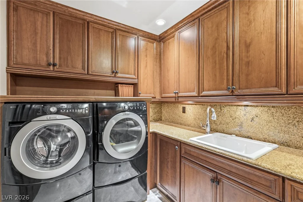 18 Olympia Hills, Las Vegas, NV 89141