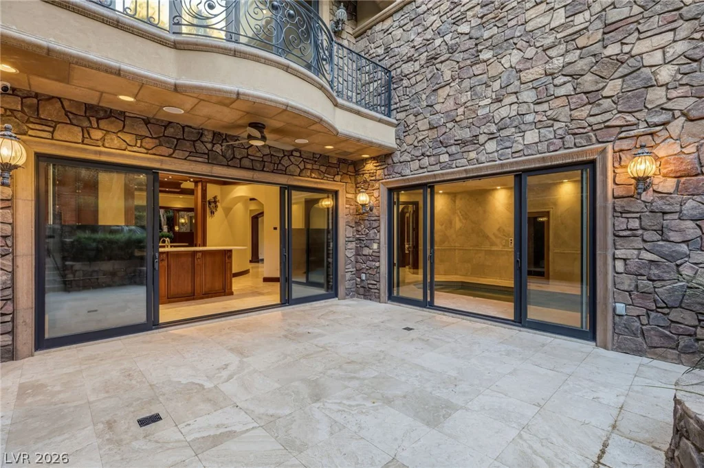 18 Olympia Hills, Las Vegas, NV 89141