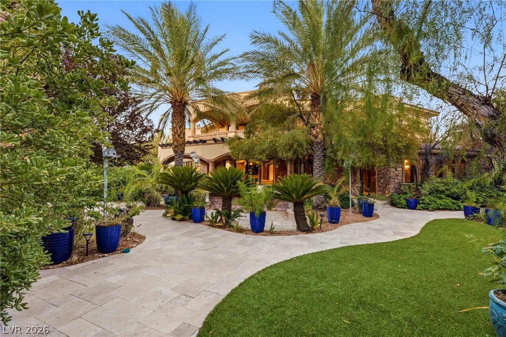 18 Olympia Hills, Las Vegas, NV 89141