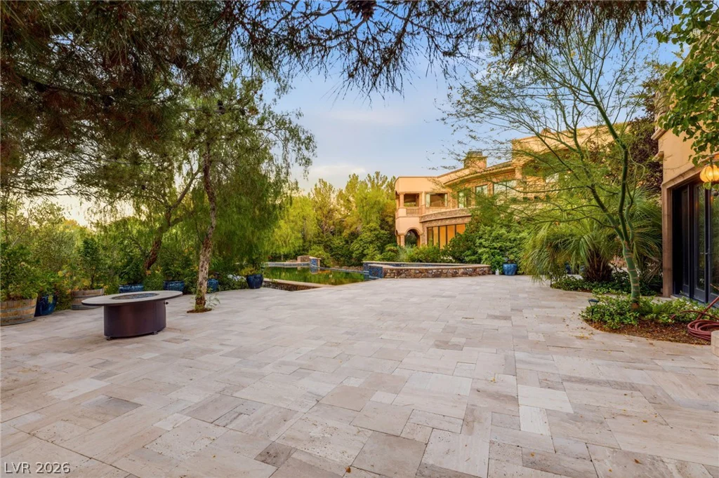 18 Olympia Hills, Las Vegas, NV 89141