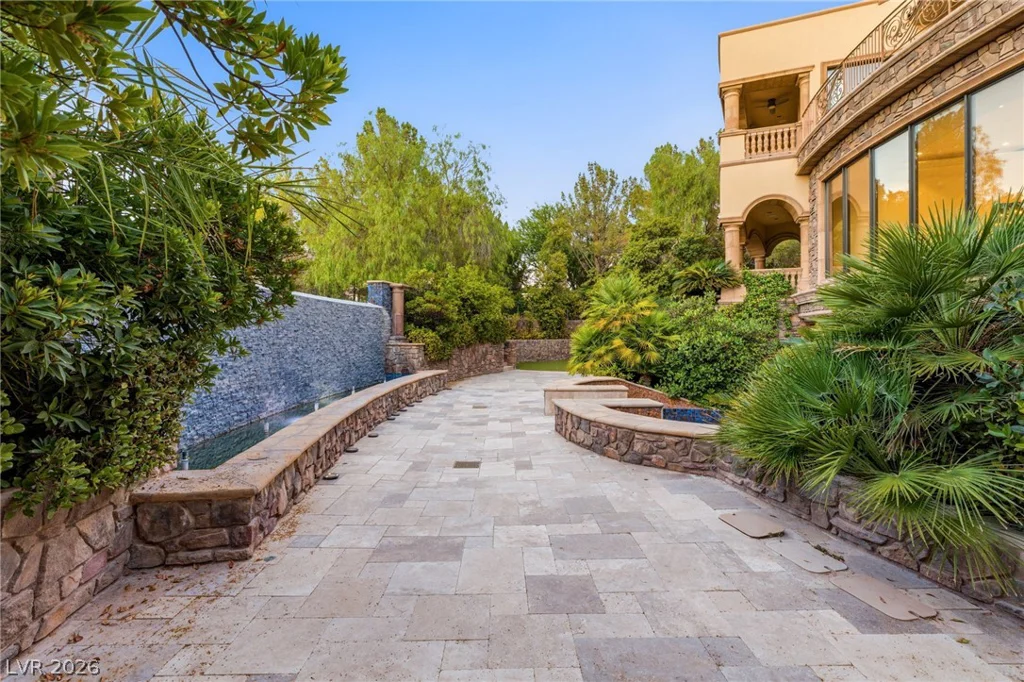 18 Olympia Hills, Las Vegas, NV 89141