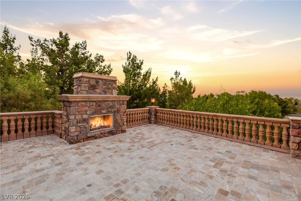 18 Olympia Hills, Las Vegas, NV 89141
