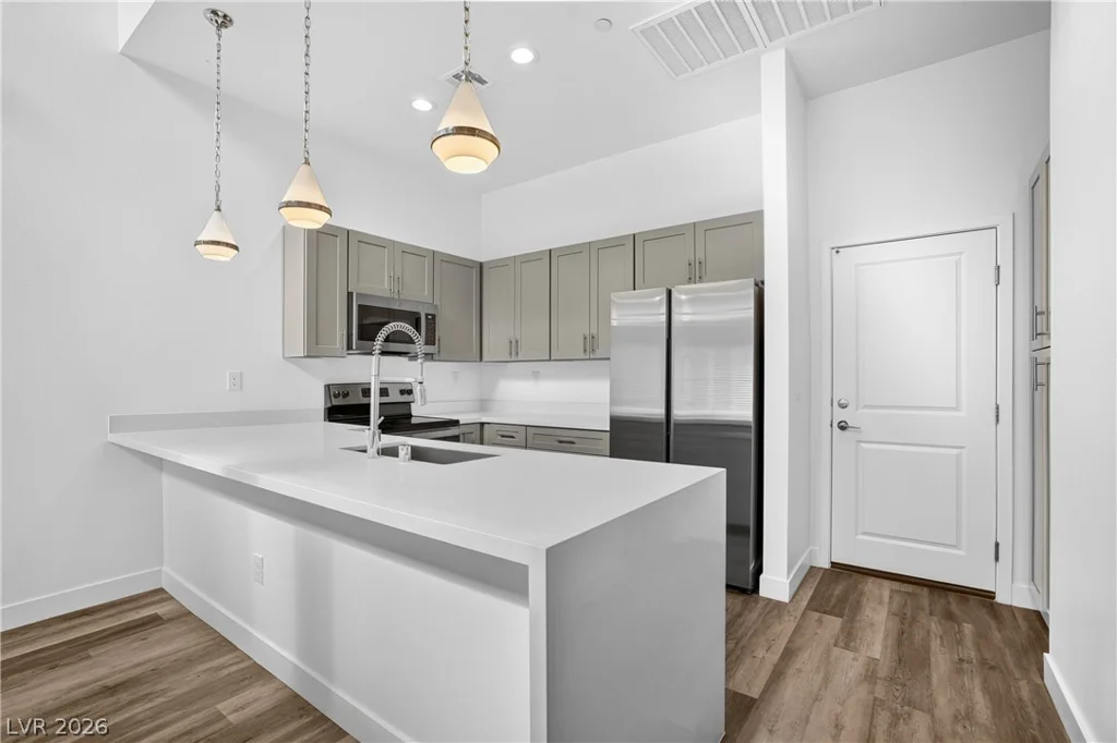 1118 Prospering Creek, Las Vegas, NV 89135