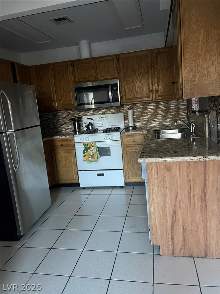 1751 Reno, Las Vegas, NV 89119