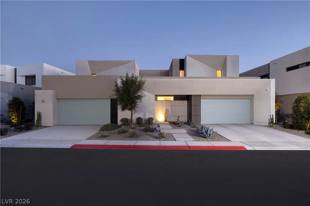 25 Falling Ridge, Henderson, NV 89011
