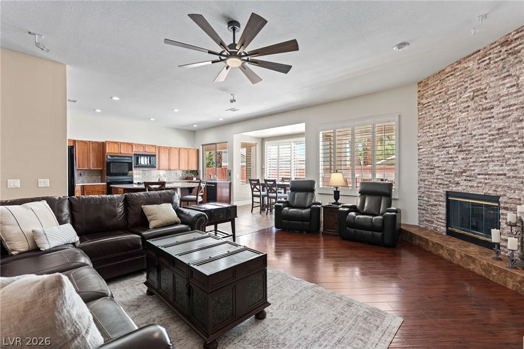 212 Cliff Valley, Las Vegas, NV 89148